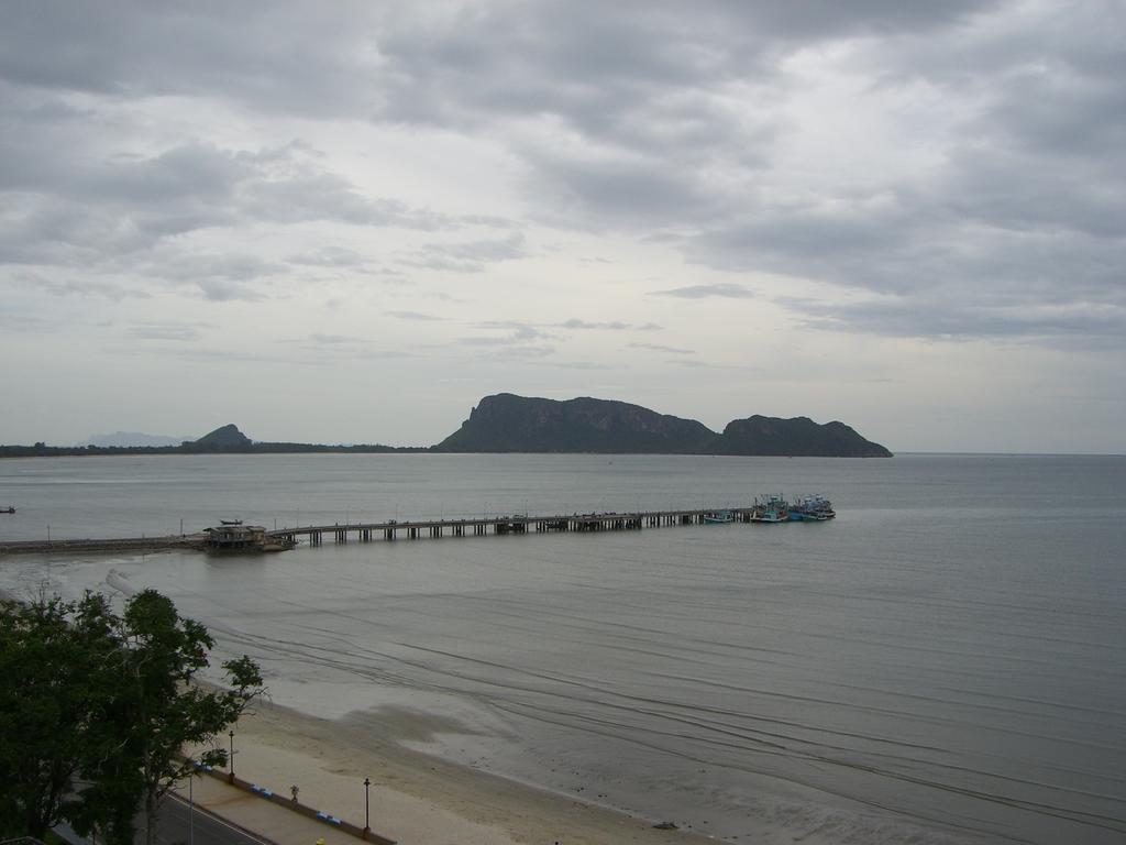 Hadthong Hotel Prachuap Khiri Khan Esterno foto